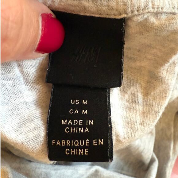 H&M Love Pride Rainbow Flag T Shirt In Gray Size Medium - Picture 5 of 6